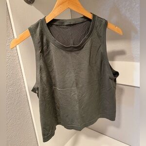 Lululemon crop tank